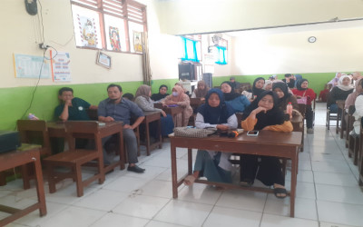 Rapat Komite MI Mathla'ul Ulum: Membahas  Kegiatan Akhir Tahun dan Sosialisasi Kebijakan Baru